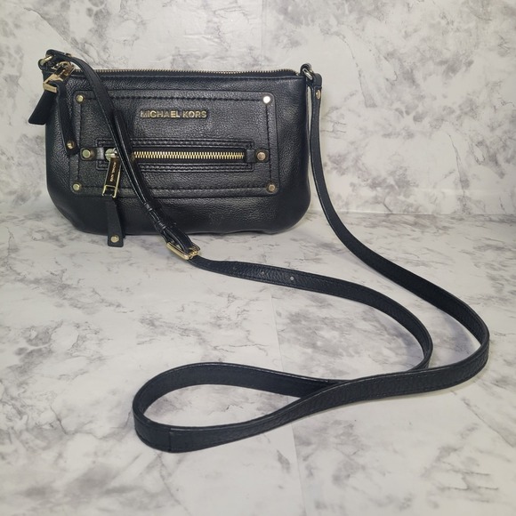 Michael Kors Cross Body Bag Purse Black Logo Zippered Pockets‎ Studded